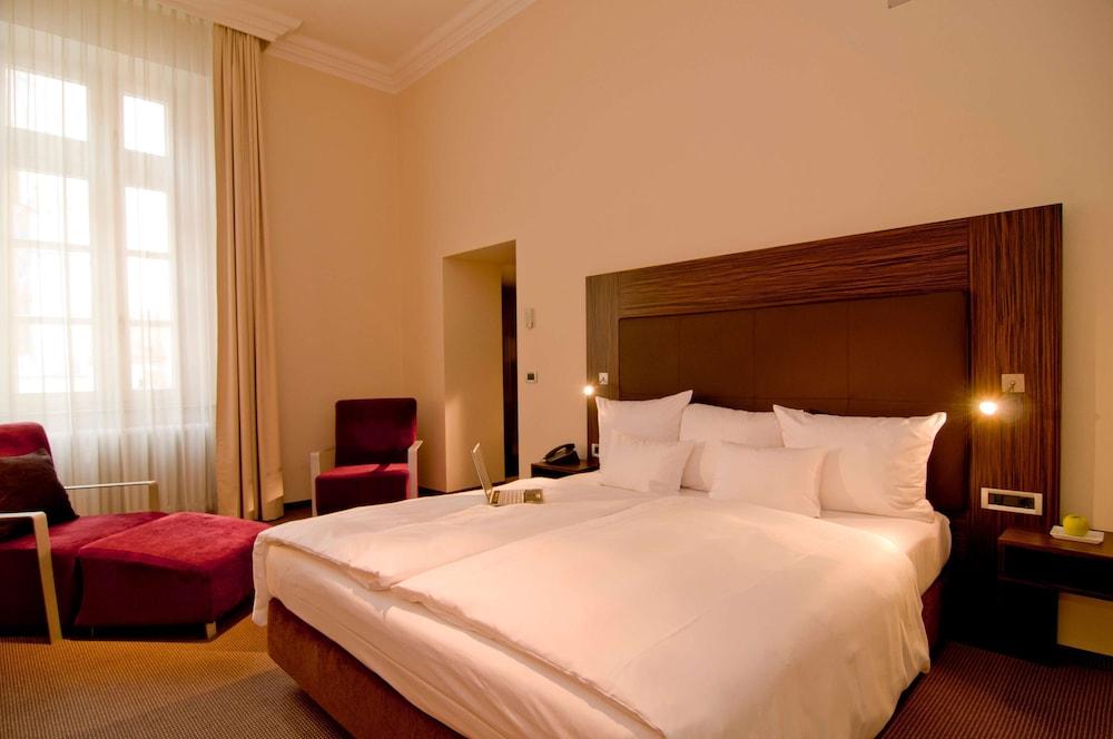 Herzogshof - Boutique-Hotel Am Dom Regensburg Bagian luar foto