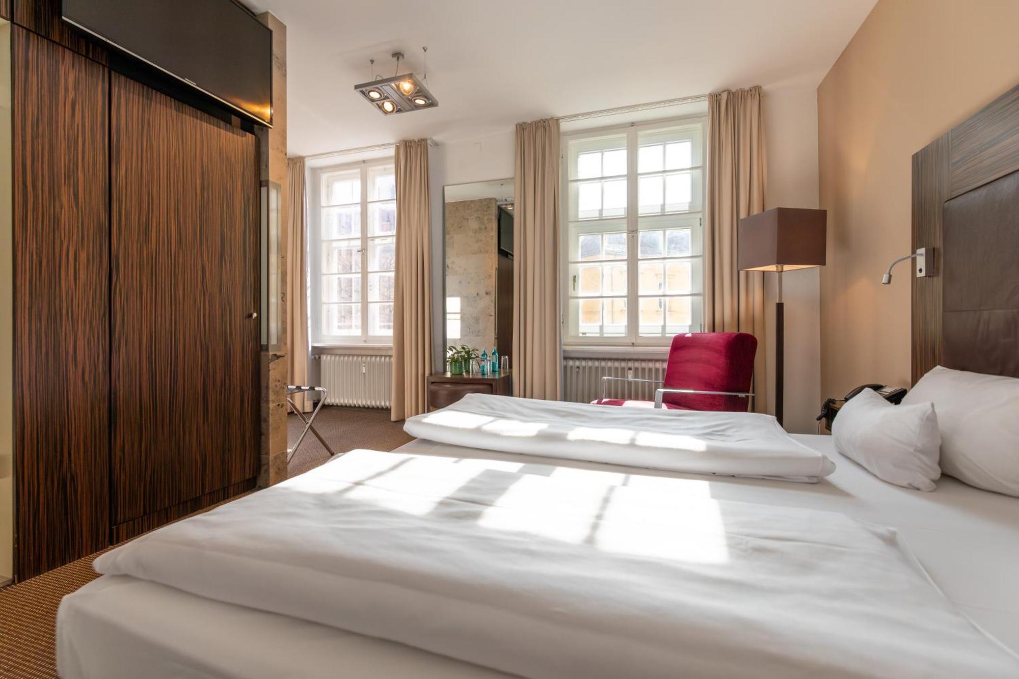 Herzogshof - Boutique-Hotel Am Dom Regensburg Bagian luar foto