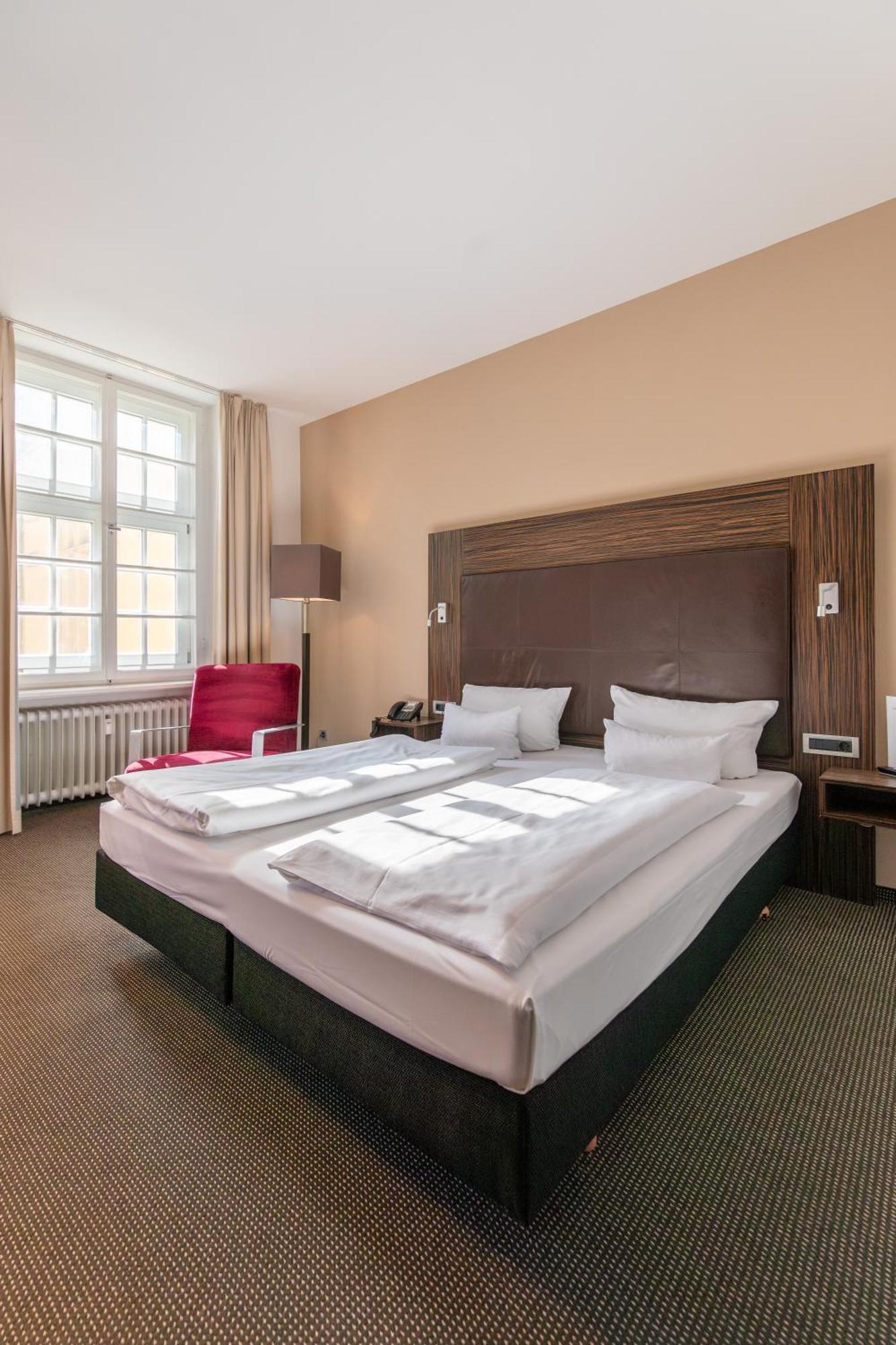 Herzogshof - Boutique-Hotel Am Dom Regensburg Bagian luar foto