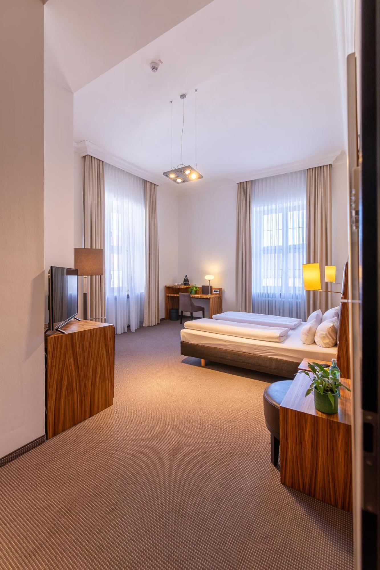 Herzogshof - Boutique-Hotel Am Dom Regensburg Bagian luar foto