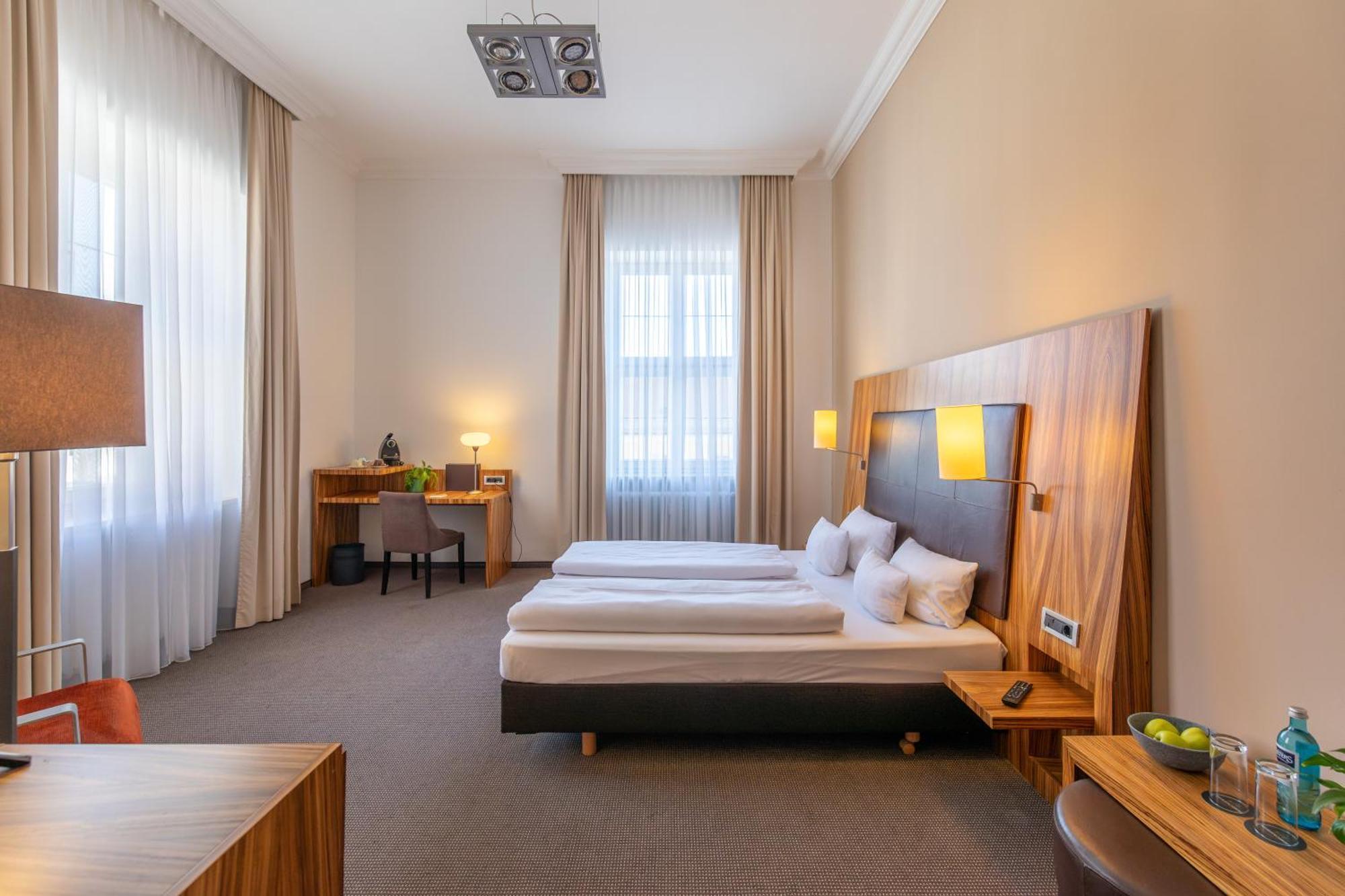 Herzogshof - Boutique-Hotel Am Dom Regensburg Bagian luar foto