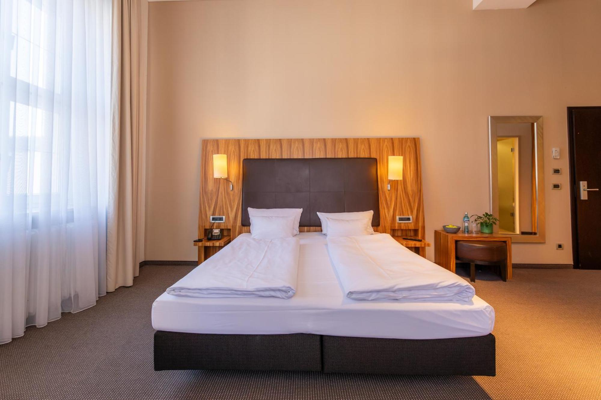 Herzogshof - Boutique-Hotel Am Dom Regensburg Bagian luar foto