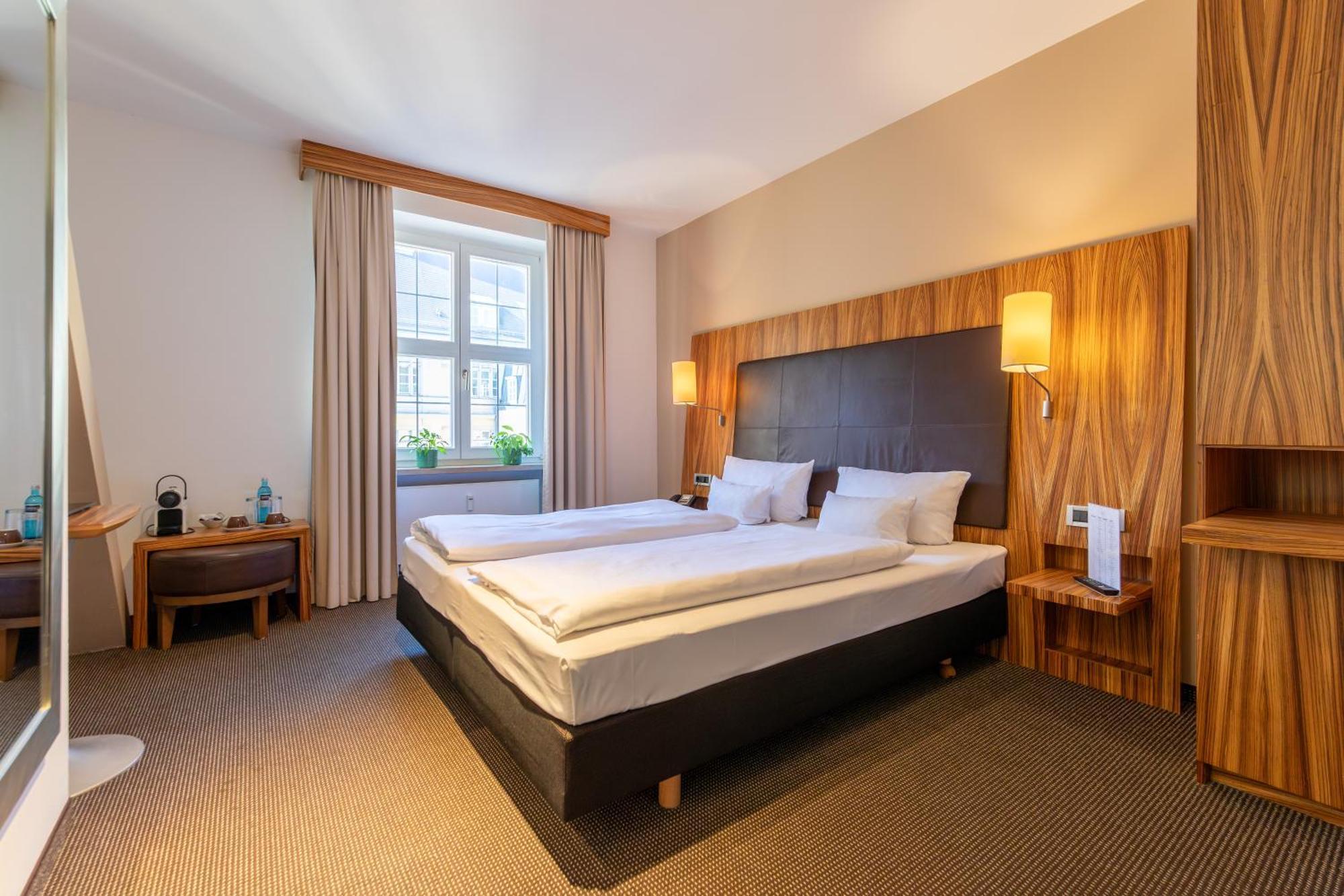 Herzogshof - Boutique-Hotel Am Dom Regensburg Ruang foto